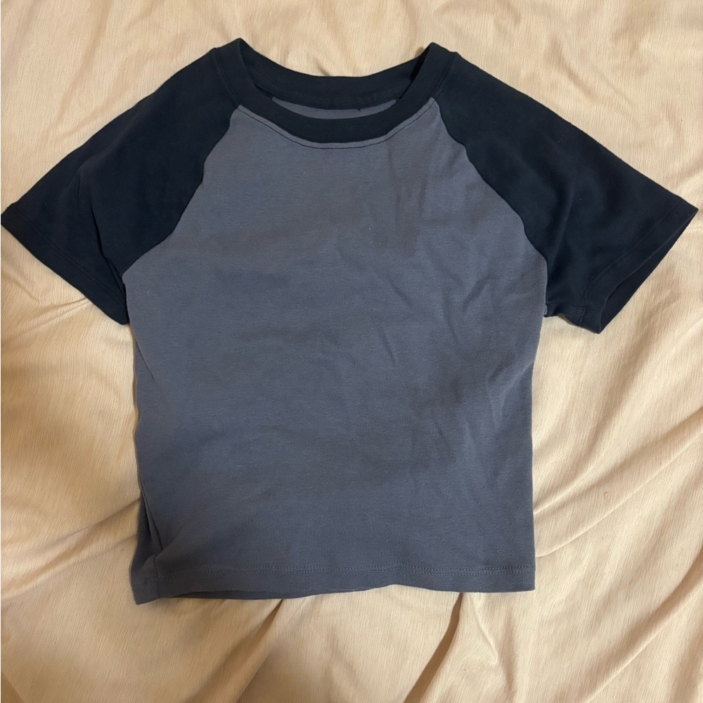hollister navy and blue raglan baby tee